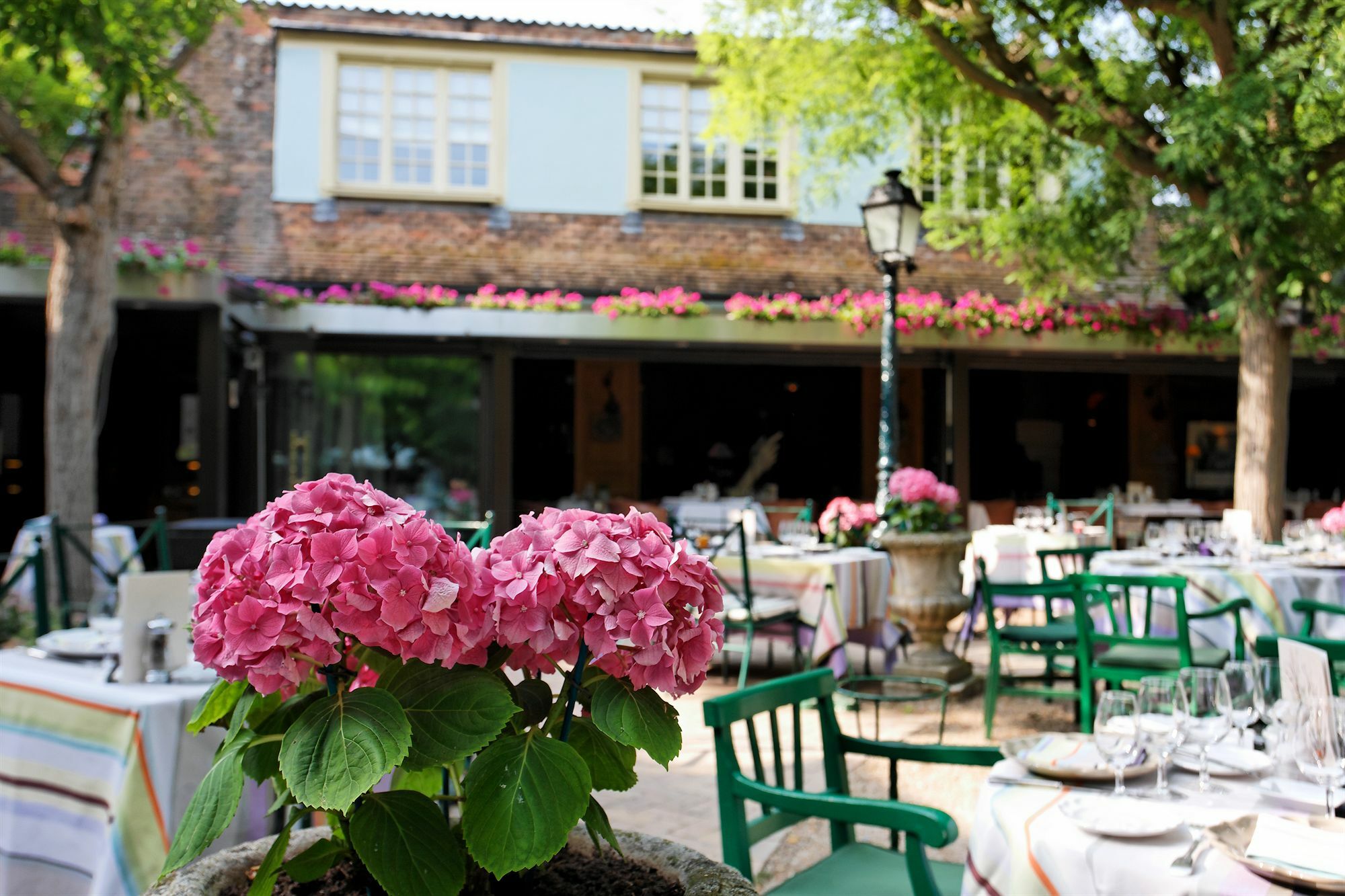 Cazaudehore, Maison Forestiere De Charme, Restaurant Gastronomique, Terrasse Ombragee Et Jardin Saint-Germain-en-Laye ร้านอาหาร รูปภาพ